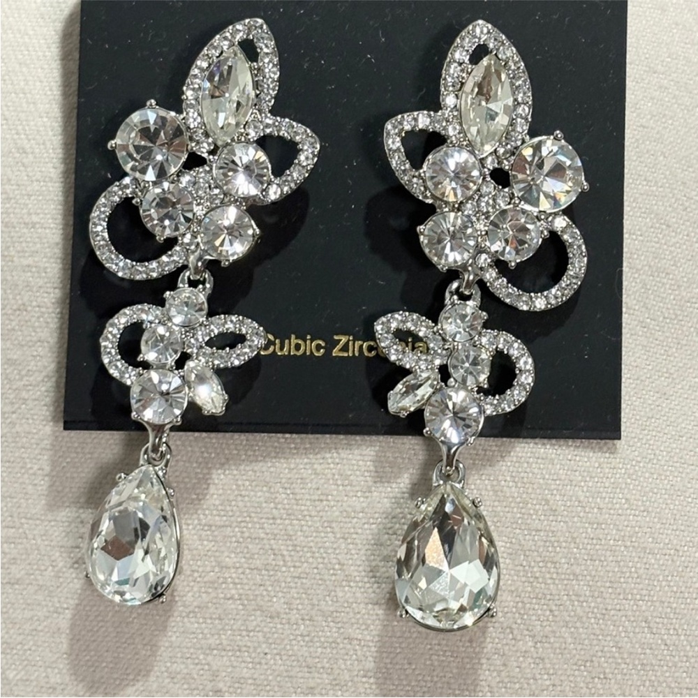 Givenchy earrings - Picture 3 of 7
